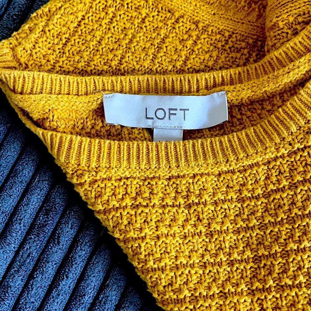 LOFT sweater - golden color. Size L